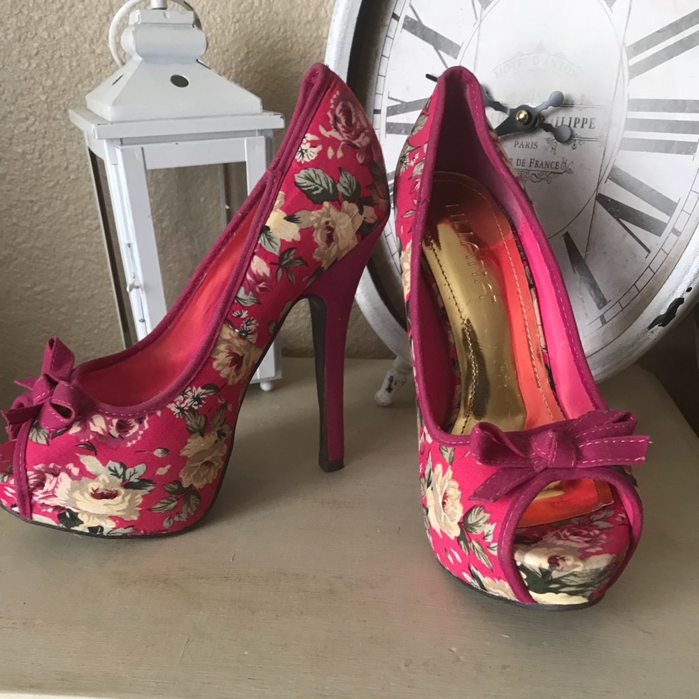 Beautiful PUMP HEELS - Picture 8 of 8